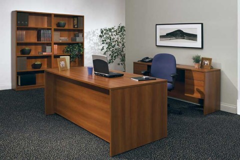 Desks and Credenzas - OfficeMakers