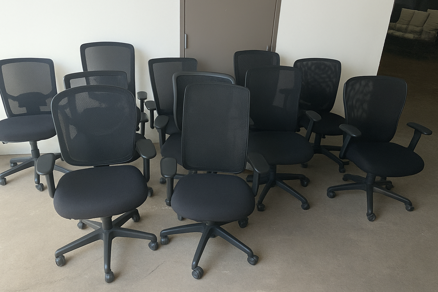 used-office-chairs-on-clearance - OfficeMakers.com used-office-chairs-on-clearance